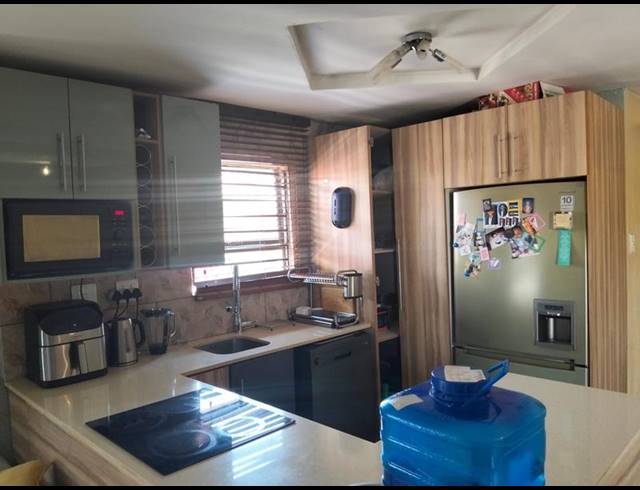 3 BEDROOM HOUSE FOR SALE IN ESSELEN PARK